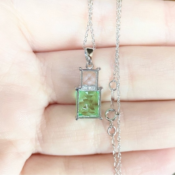 10k Green White Sapphire lab created emerald princess cut gold LGL necklace‌‌ - Picture 5 of 8